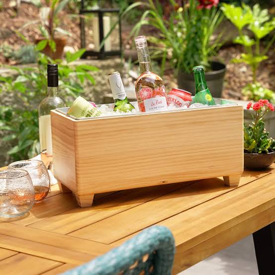 Top 10 Must-Have Outdoor Party Essentials For Effortless Hosting