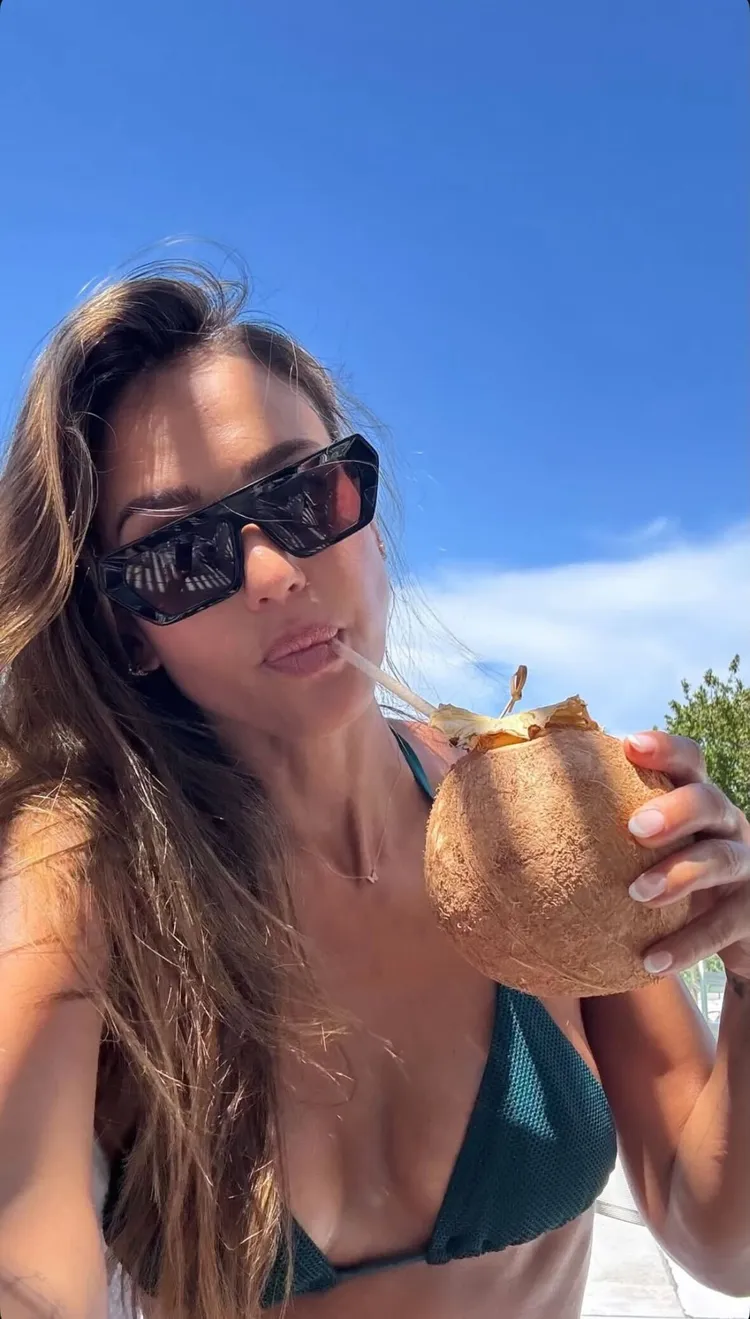 Jessica Alba Rocks Micro Teal Bikini While Talking About “Falling in Love”